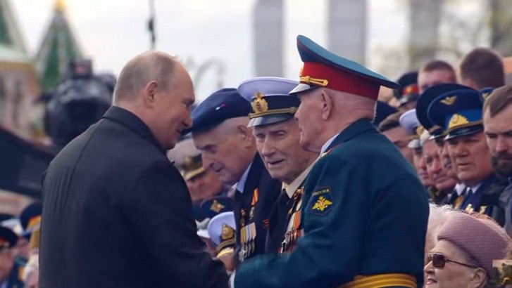 Путин лично поприветствовал ветеранов