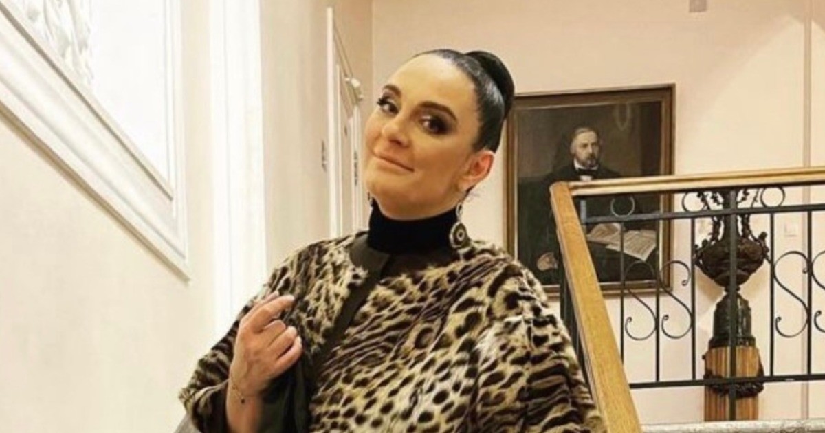 Елена Ваенга: «Навалили мне так, что три дня челюсть не открывалась.  Все лицо опухшее, синее».