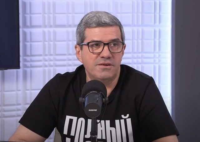 Шахназаров считает, что звания народных артистов даются неизвестно кому