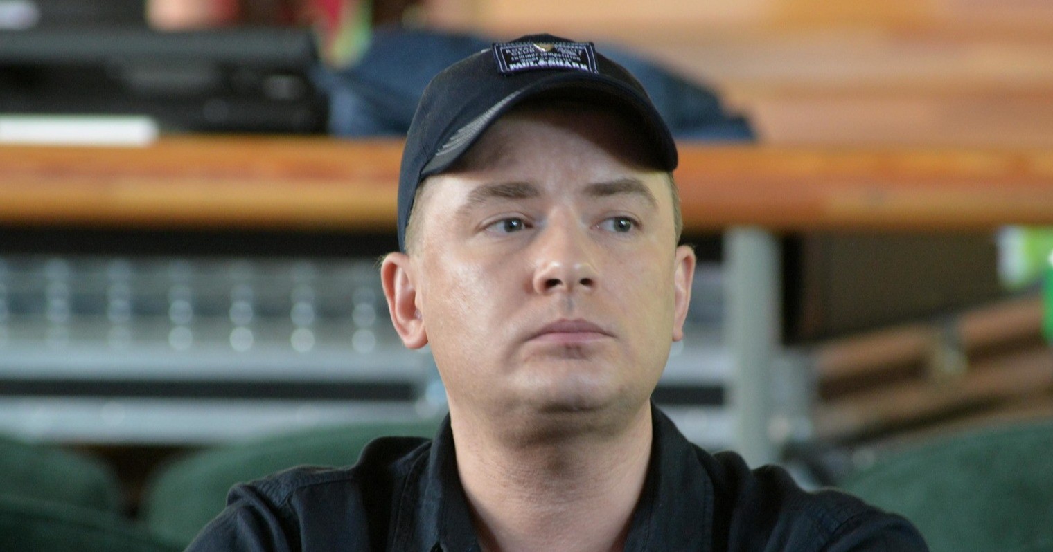 «Положи от меня две розы»: скорбящий по Шатунову Андрей Данилко почтил его память