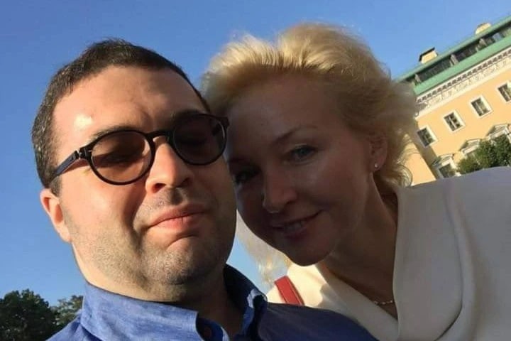 Друг семьи говорит, что они были замечательными мужем и женой. Друг семьи говорит, что они были замечательными мужем и женой.