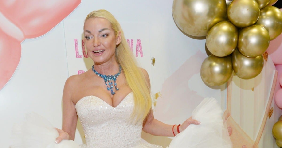 Анастасия Волочкова рассказала о романе с мужчиной моложе ее на 20 лет