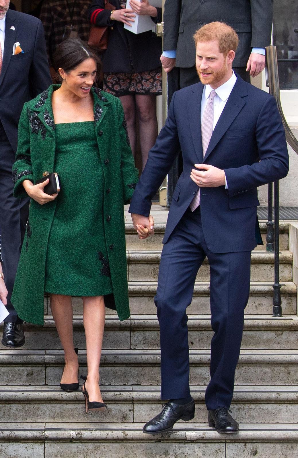 Герцогиня любит дорогие наряды.