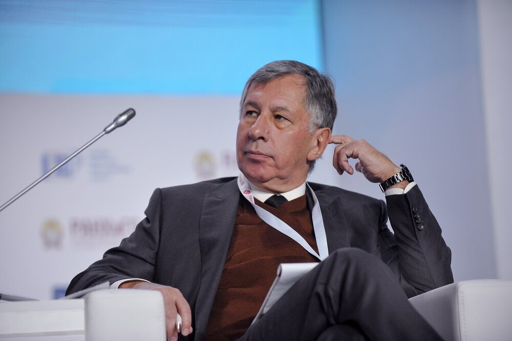 Петр Авен Петр Авен