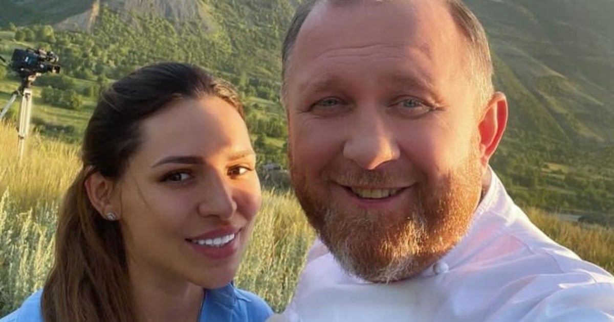 Константин Ивлев устроил для супруги шумную вечеринку на корабле в честь ее 30-летия