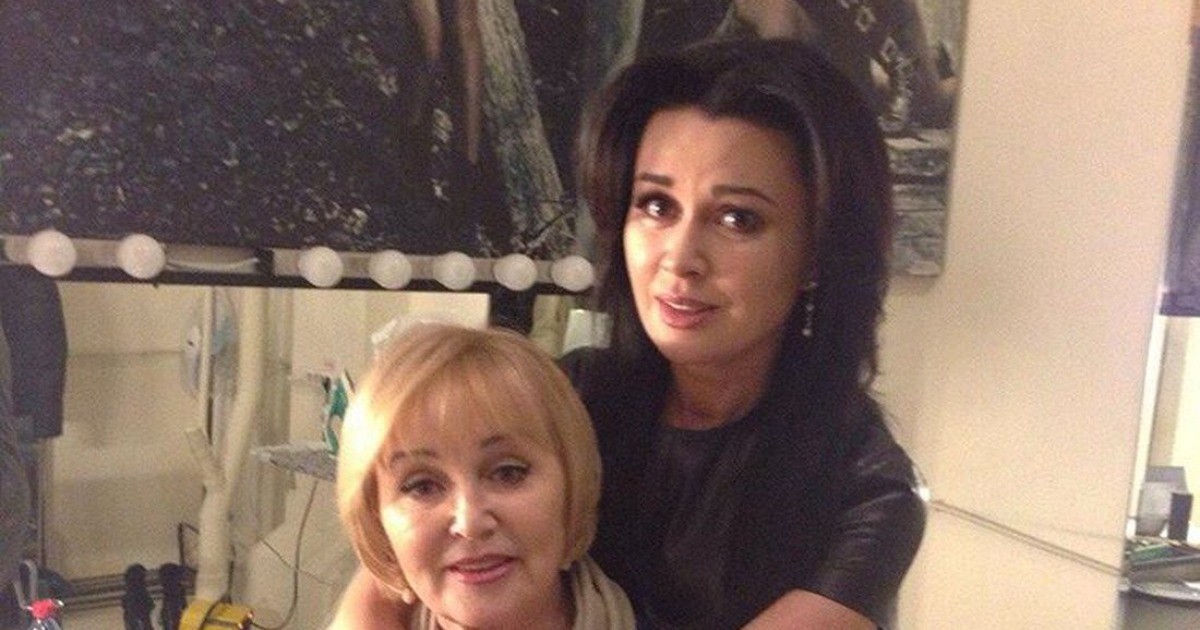 Мама Анастасии Заворотнюк отпраздновала день рождения в кругу семьи