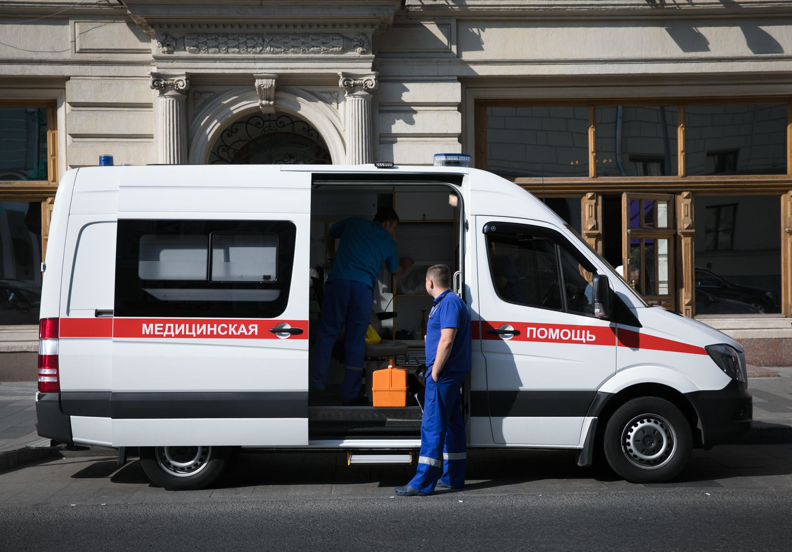 Общество: В Нижнем Тагиле подростки угнали автомобиль и врезались в машину скорой помощи. Погибли пять человек - фото №1 Общество: В Нижнем Тагиле подростки угнали автомобиль и врезались в машину скорой помощи. Погибли пять человек - фото №1