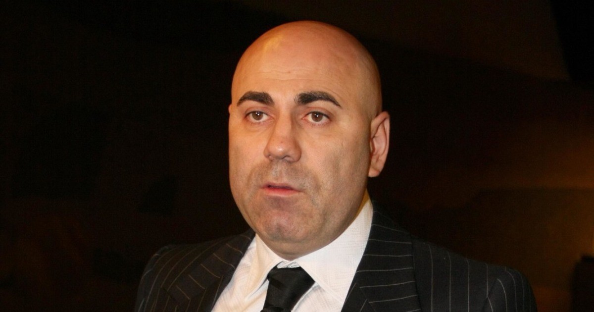 Иосиф Пригожин дебютировал в качестве ведущего в шоу "Звезды сошлись" |  StarHit.ru