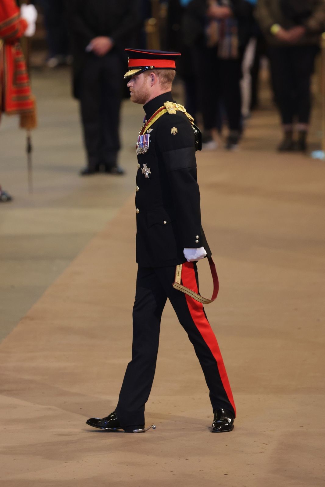 Карл III попросил принца Гарри носить военную форму