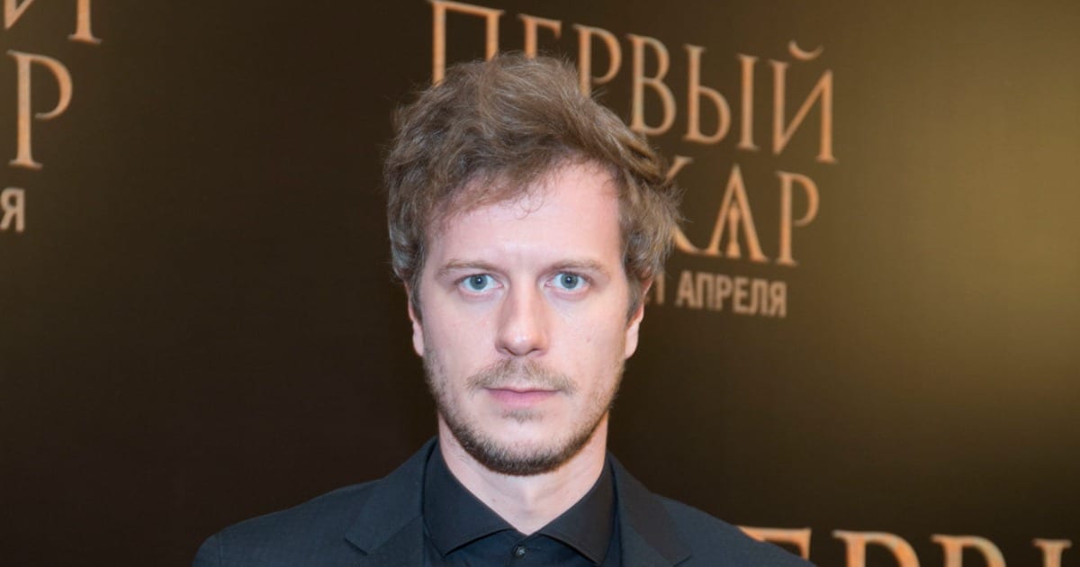 У звезды фильма «Майор Гром: Чумной Доктор» Тихона Жизневского родился сын