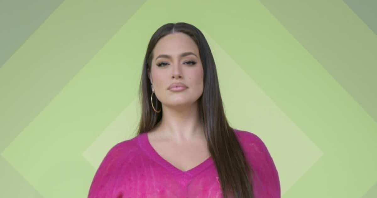 неоновый шок.  Модель plus size Эшли Грэм, родившая близнецов, упаковала складки в тугой корсет
