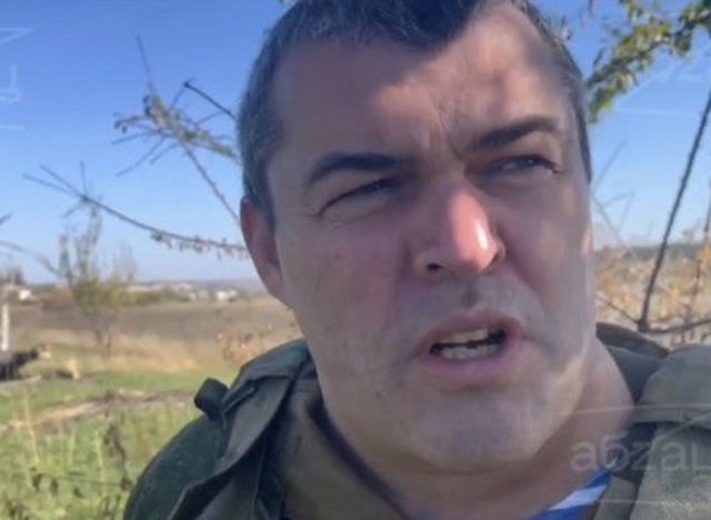 Сейчас актер находится на Донбассе и помогает людям Сейчас актер находится на Донбассе и помогает людям