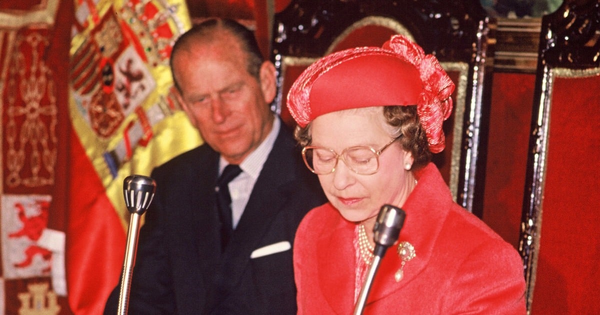 На умершего 43 года назад дядю принца Филиппа завели дело об издевательствах над ребенком