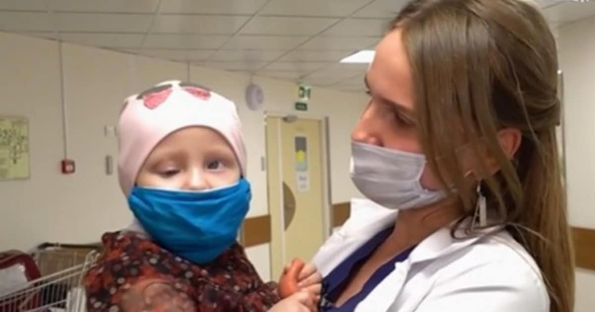 «Папа назвал нас щенками и оставил рожать здоровыми»: истории детей, которых спасли доноры