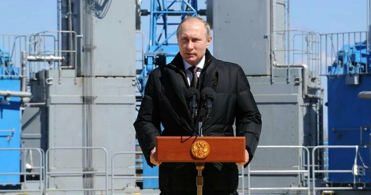 Родина под надежной защитой. Путин проверил мобилизованных в Рязани и пострелял из снайперской винтовки