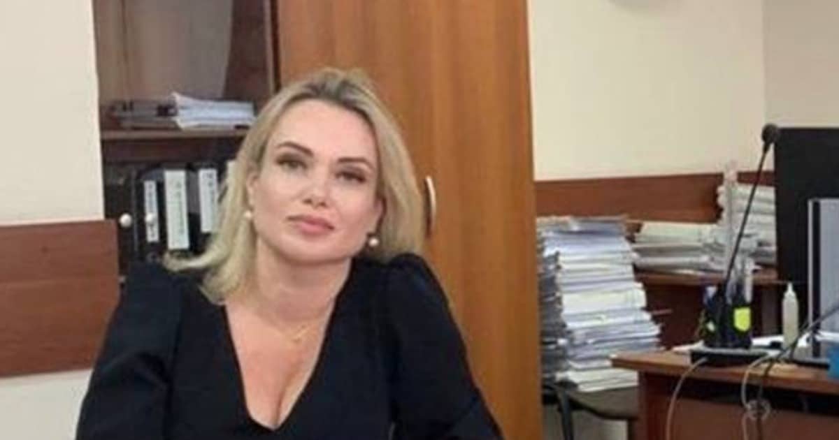 Бывшего редактора Первого канала Марину Овсянникову объявили в международный розыск