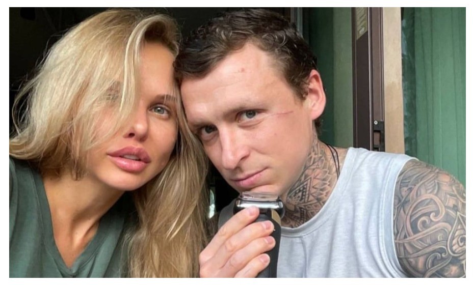 Пара перестала выходить на связь с подписчиками Пара перестала выходить на связь с подписчиками