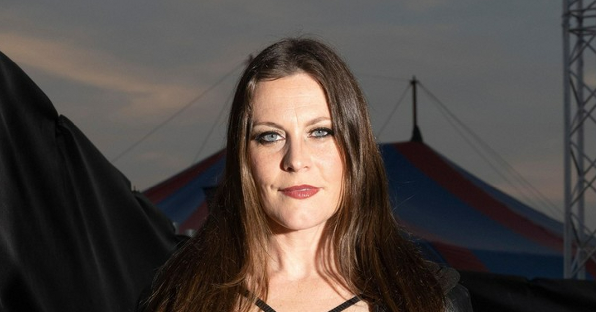 У 41-летней певицы Nightwish Флор Янсен диагностирован рак груди.