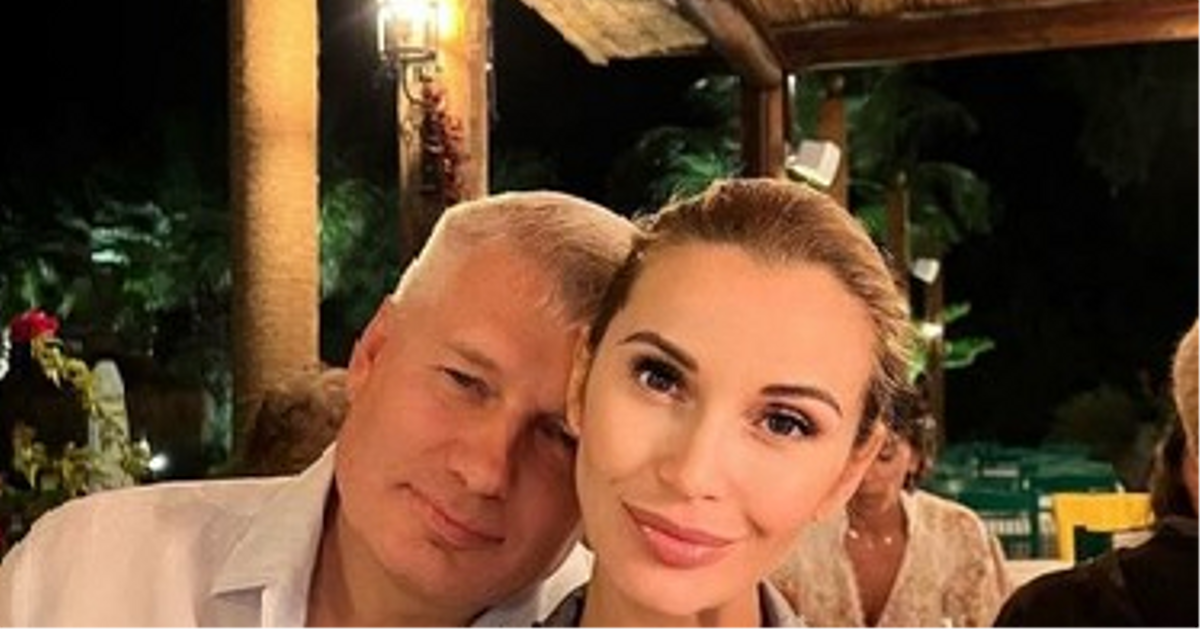 Беременная Ольга Орлова спела мужу «Единственному, нежному» на банкете по случаю 45-летия