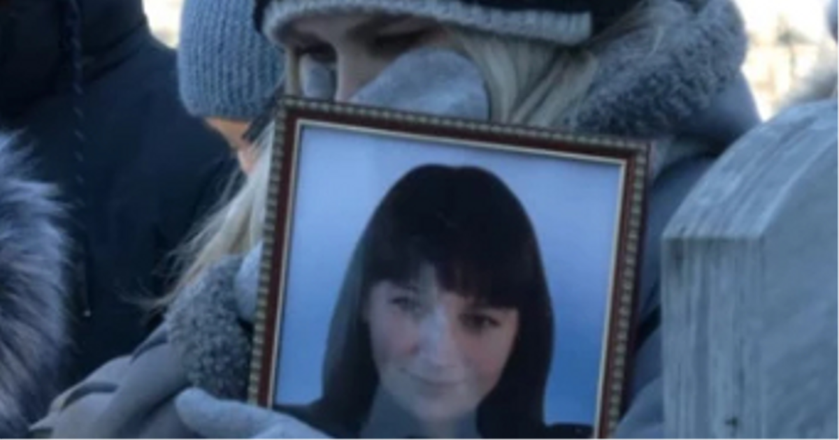 Любовь Белюшину, 36-летнюю мать пятерых детей, задушенную мужем, похоронили на Урале