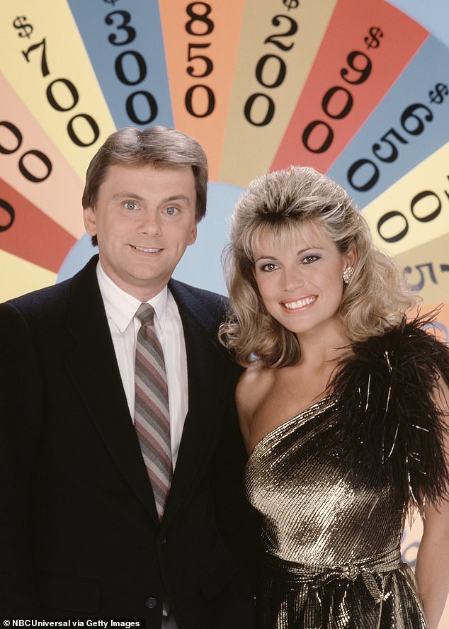 Саяк и его давняя коллега по фильму Ванна Уайт участвуют в ночном выпуске игрового шоу с 1983 года. На фото 1980-е годы.