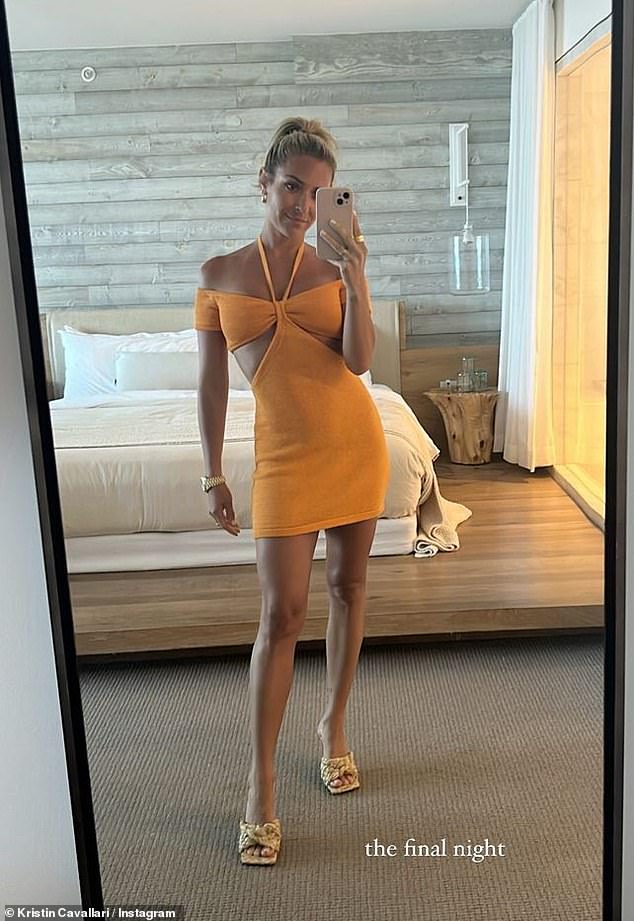 Последняя ночь: в своих историях в Instagram бывшая звезда реалити-шоу рассказала, что это была ее последняя ночь в Майами, когда она готовилась к вечеринке с Андерсоном и Роудсом.