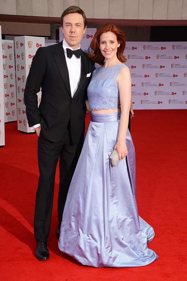 Актриса «Аббатства Даунтон» Эми Наттолл недавно вернула Эндрю Бьюкена.  Пара изображена вместе в мае 2017 года.