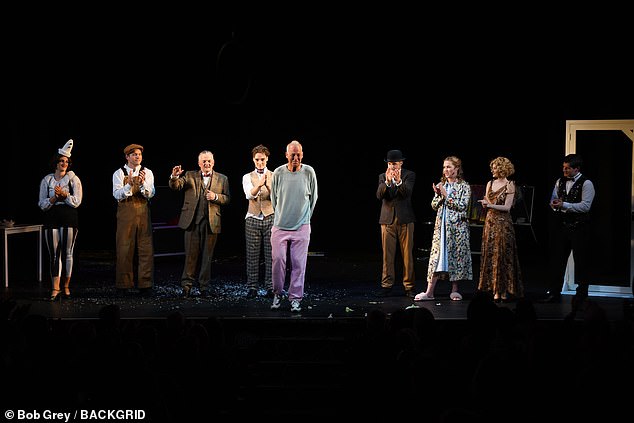 Майкл Бэрримор получает аплодисменты за постановку новой лондонской пьесы «Лорел и Чаплин» в Вест-Энде — The Feud