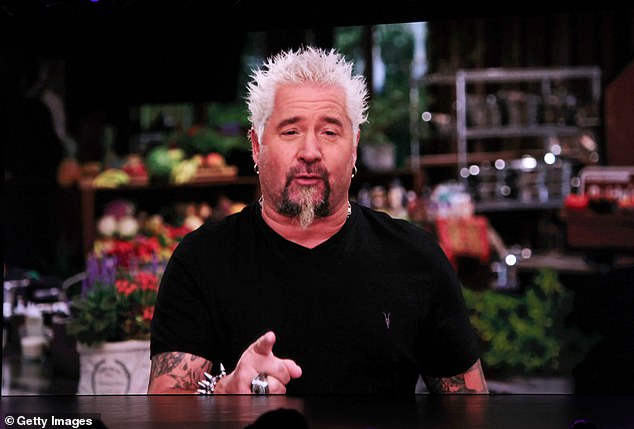 Телеведущий подписал сделку на 100 миллионов долларов с Food Network в прошлом месяце.