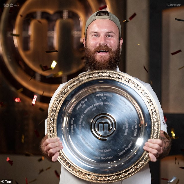 Брент вошел в историю на MasterChef Australia три года назад, когда стал первым человеком, добровольно покинувшим шоу в 13 сезоне. Он выиграл в воскресенье вечером.