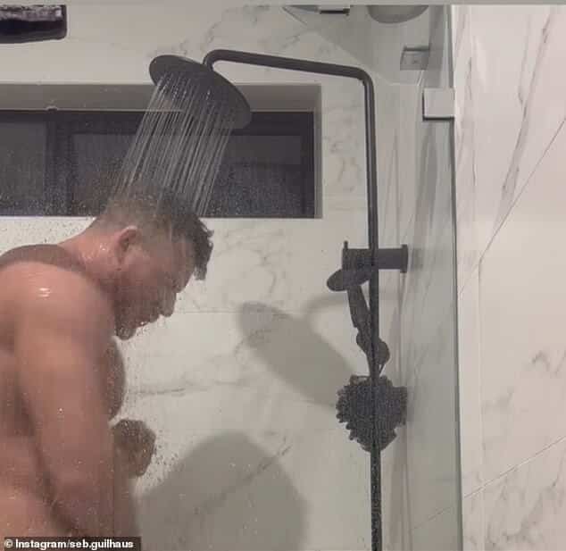 Жених, женатый с первого взгляда, ставший порнозвездой OnlyFans, 35-летний Себ Гильхаус (на фото) шокировал фанатов, поделившись пикантным видео в Instagram о том, как он принимает душ в среду.