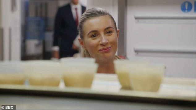 Напряженный день: их следующим испытанием стал новый конкурс Food Truck Challenge, в котором знаменитости должны приготовить блюдо, которое они будут подавать из грузовика своей мечты.