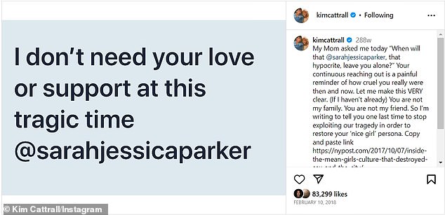 «Лицемер»: но между гламурной звездой-продюсером и 58-летней победительницей «Эмми» явно была неприязнь, которая взорвалась в Instagram в 2018 году, когда она обвинила Паркер в выражении ложного беспокойства по поводу смерти ее брата Криса.