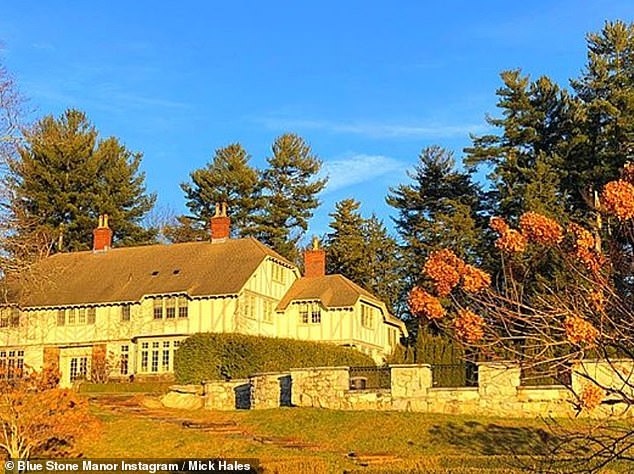 Счастливица: Ричард подарил Доринде особняк Blue Stone Manor с девятью спальнями, когда они поженились в 2005 году.