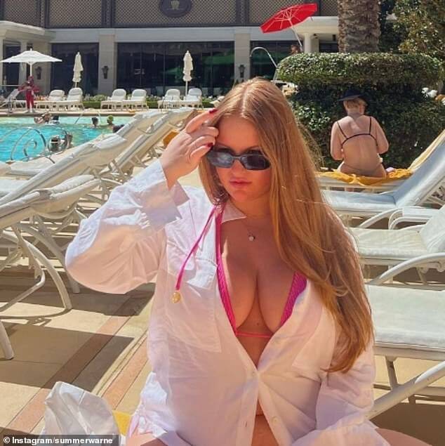 21-летняя Саммер (на фото) и 24-летний Джексон Уорн отлично провели время с братом и сестрой в Марбелье, Испания, в воскресенье, когда они вдвоем отправились на роскошный европейский отдых.