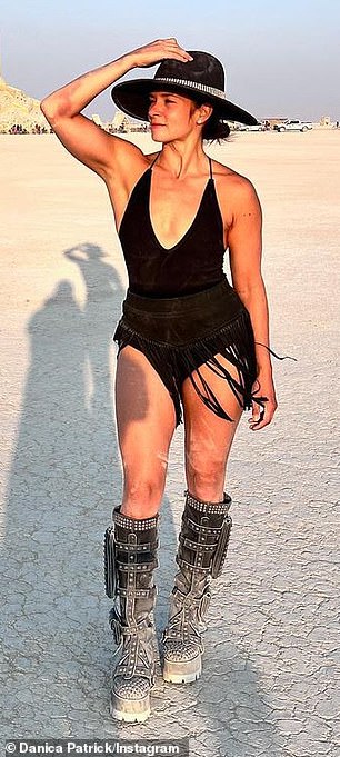 Участие Патрика в Burning Man произошло чуть больше года спустя после того, как ей удалили грудные имплантаты из-за осложнений со здоровьем.