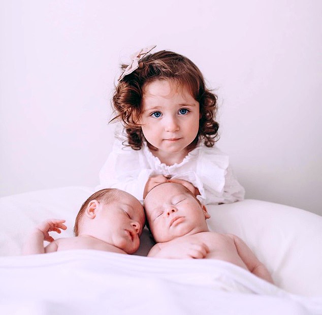 Братья и сестры: у пары родился первый ребенок Анастасия (на фото) в 2021 году после шести выкидышей, а Алекс также является отцом восьмилетней Долли от его прошлых отношений с Шантель Хоутон.