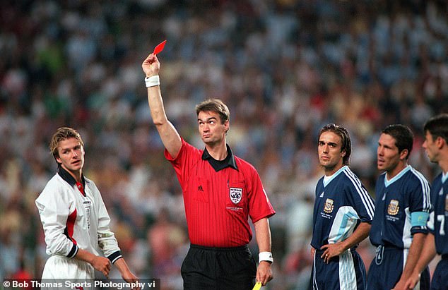 Откровенно: Дэвид также затрагивает то, как он не «спал» и не «ел» после того, как его обвинили в вылете Англии из чемпионата мира 1998 года, когда его удалили с поля против Аргентины (на фото)