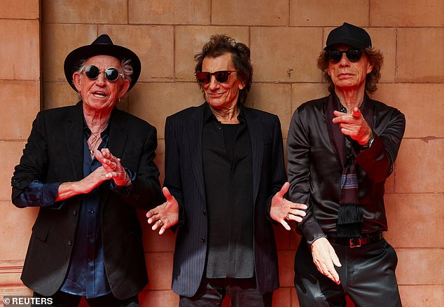 Hackey Diamonds: The Rolling Stones, состоящая из Мика, Кита Ричардса и Ронни Вуда, выпускает свой первый альбом с новым материалом за 18 лет и первый после смерти Чарли Уоттса.