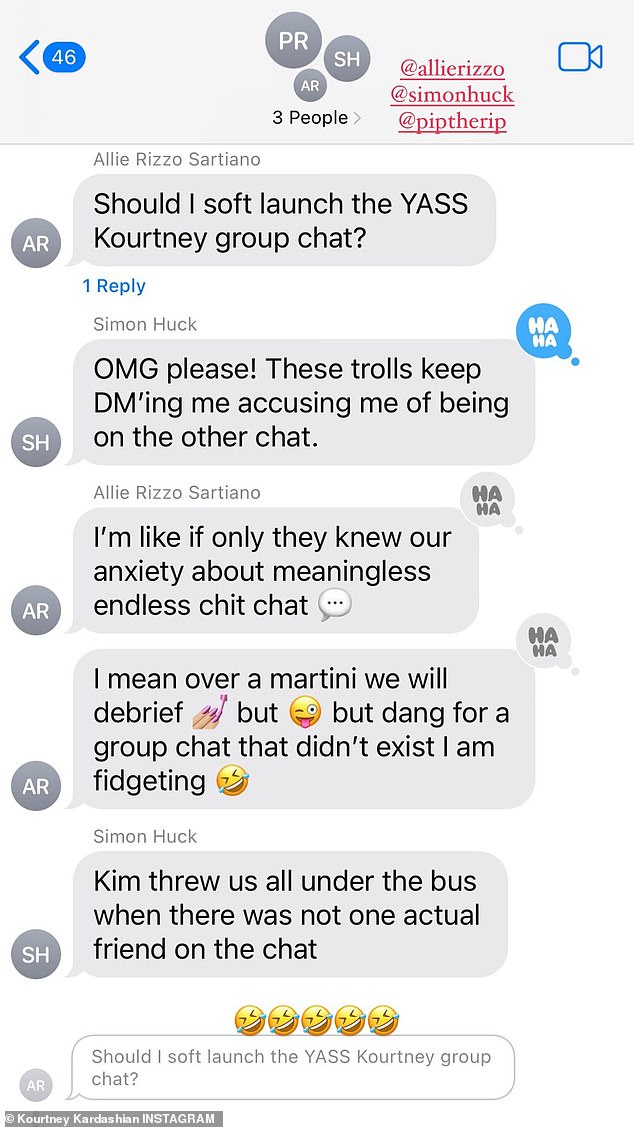 Защищая: Чтобы показать, что ее друзья не участвовали в чате, она поделилась скриншотом текстового разговора между ее близкими друзьями Саймоном Хаком и Элли Риццо Сартиано.