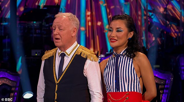 Танцы: 69-летний телеведущий, который покинул «Танцы со звездами» вместе со своей профессиональной партнершей Нэнси Сюй (на фото), недавно сделал неожиданное признание о своей бывшей любви после их тяжелого прошлого.