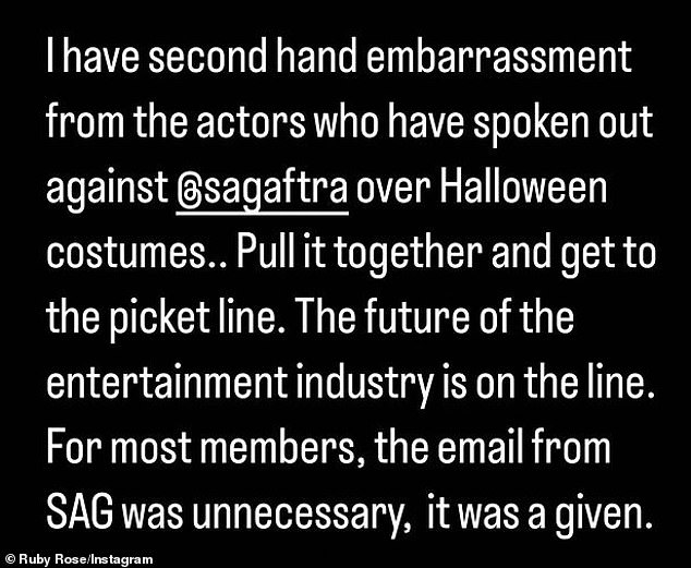«Я испытываю смущение из-за актеров, которые высказались против @SAFAFTRA по поводу костюмов для Хэллоуина… соберитесь и идите на пикет», — написала звезда «Оранжевый — хит сезона» в Instagram Stories в субботу.