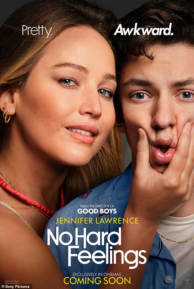 Фильм: No Hard Feelings вышел в кинотеатрах 23 июня и появился на Netflix в конце октября.