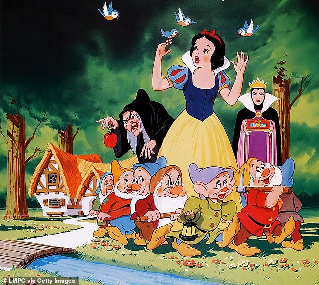 Ранее Disney заявила, что использует «другой подход» к персонажам, первоначально называвшимся «семью гномами» в ремейке классического фильма «Белоснежка», чтобы «избежать усиления стереотипов».