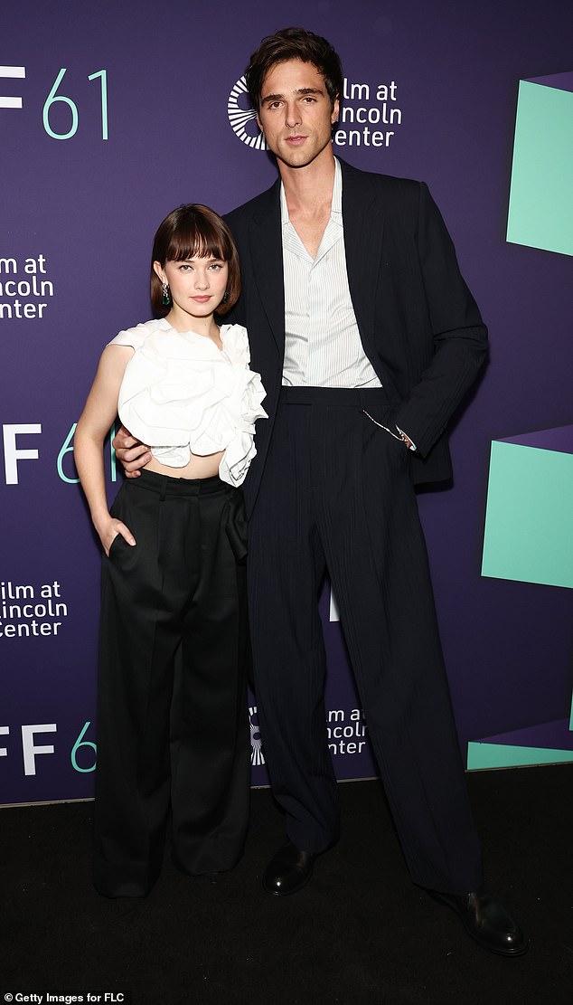 Джейкоб Элорди и Кейли Спэни составляют стильный дуэт, играя главные роли на премьере фильма «Присцилла» на Нью-Йоркском кинофестивале.