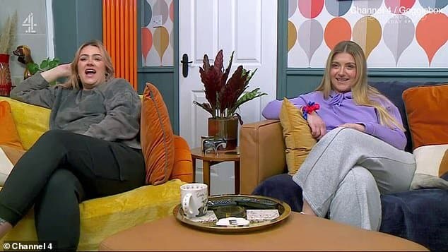 Звезда Gogglebox Элли Уорнер отпустила дерзкую «порно» шутку во время просмотра сцены в туалете с привидениями в сериале BBC о паранормальных явлениях