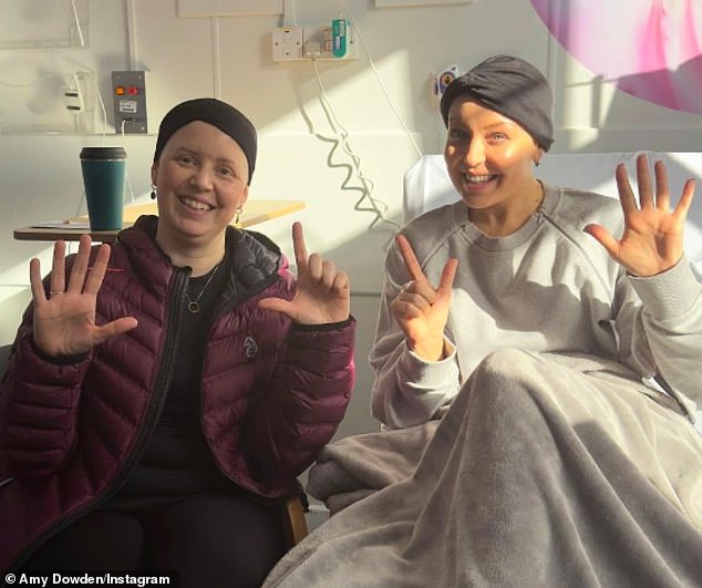 Счастлива: Эми Дауден из Strictly рассказала, что «финишная черта уже близка», когда в четверг она дала позитивную информацию о своем пути к химиотерапии.