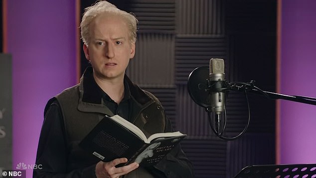 Забавно: актер, играющий культового немецкого режиссера Вернера Херцога, пошутил: «Я очарован этим флоридским жаргоном», прочитав книгу.