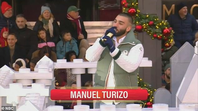 Мануэль Туризо пел