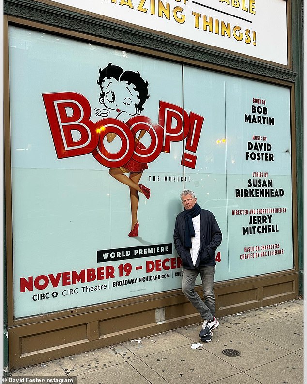 Теперь откройте!  Фостер потратил годы на продюсирование своего самого первого бродвейского мюзикла Boop!  - по мотивам мультипликационного персонажа Бетти Буп, созданного Максом Фляйшером в 1930 году, - который открылся 19 ноября и продлится до 24 декабря в театре CIBC в Чикаго.